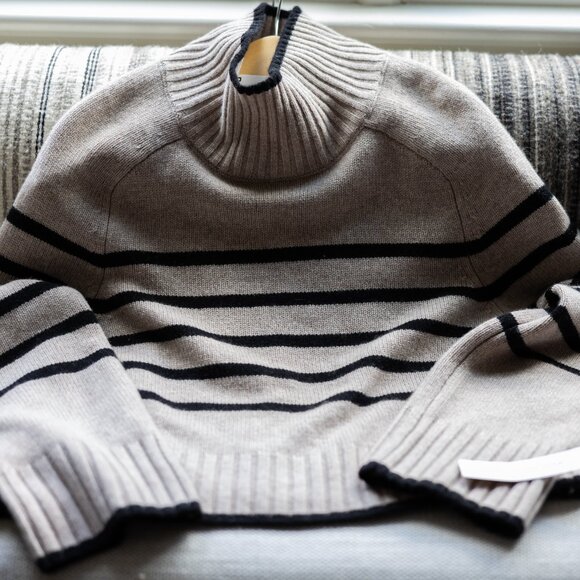 Reformation Brooke Cashmere Cropped Turtleneck - Picture 2 of 10